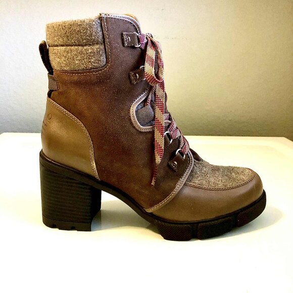 NATURALIZER Myla Lug Sole Ankle Bootie Waterproof Leather Sweetwood 8 MSRP $200 - Picture 2 of 9
